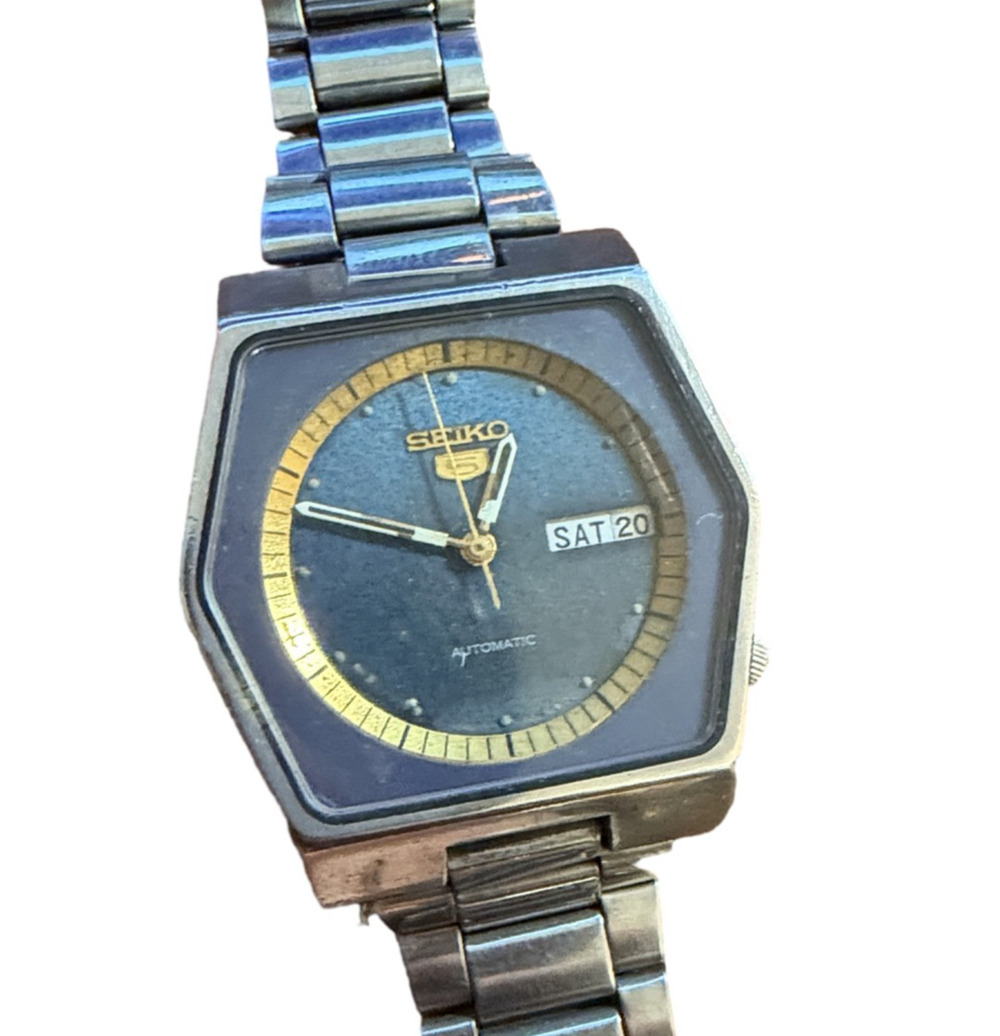 Seiko 5 Automatic Watch TV Case Black Gold Dial Day Date Stainless Steel
